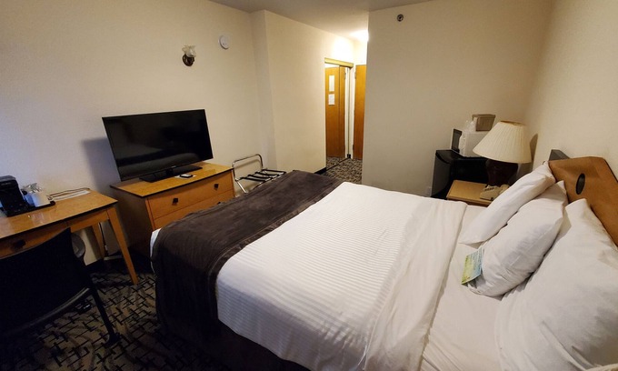 Groton Hotel | Groton Inn and Suites
