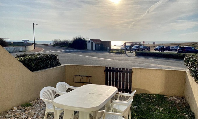 Bretignolles-sur-Mer Apartment | Ground Floor T2 Apartment - Sea 200m, Pets OK, Parking