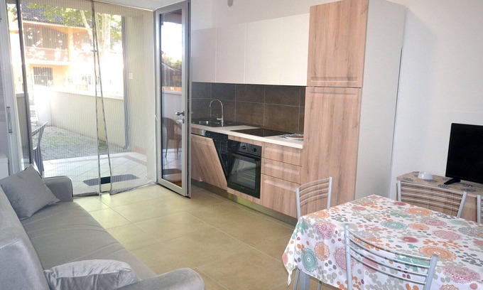 Lido delle Nazioni House | Ground floor detached house with garden and private parking space
