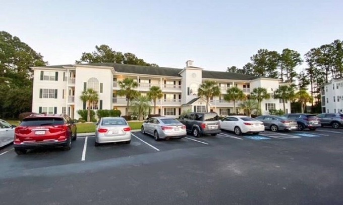 Colonial Charters Condo | Ground Floor 2 BR 2 BA Condo - 10 min. to Beach & N. Myrtle Beach Sports Park