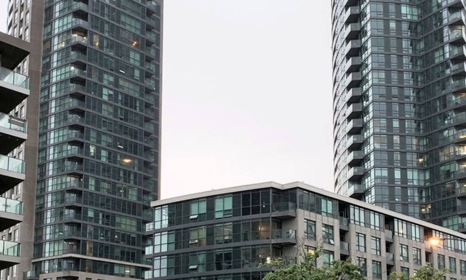 Fort York Condo | *Ground Floor 2BR 2BA Patio/Pool/Gym/BBQ/Prkg/Lake *Famous Waterpark City Condos
