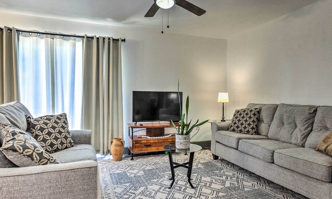 Foley Condo | Ground-Floor Foley Condo Near Tanger & OWA!