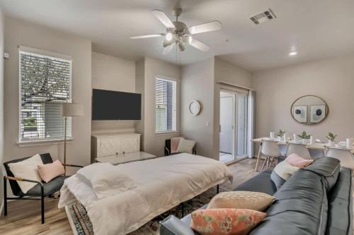 Clearfield Apartment | Ground Floor King Beds Pool Gym Near Hill AFB