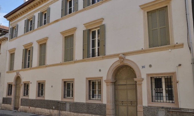 Citta Antica Apartment | Ground floor superior apartment set in a restored 18th-century building