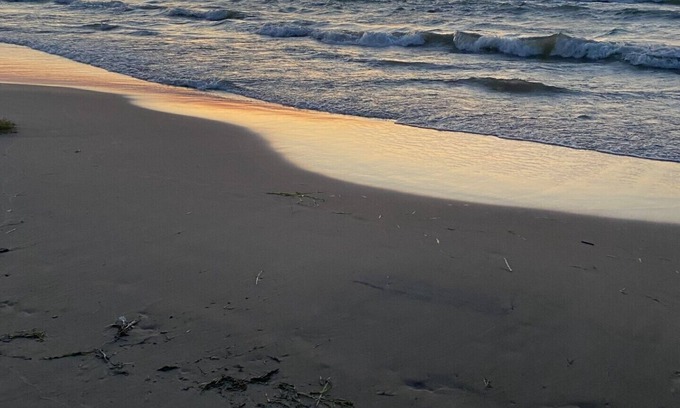 Port Austin Condo | Ground Level Lakefront Condo on Beautiful Lake Huron. Beautiful sunsets!