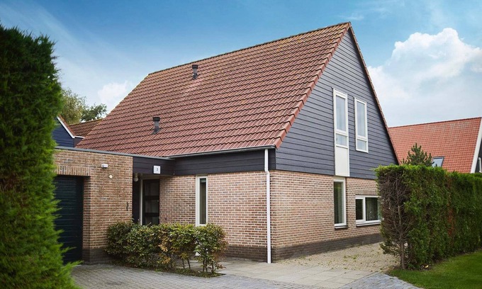 Heinkenszand House | Group Accommodation in Zeeland with Garden
