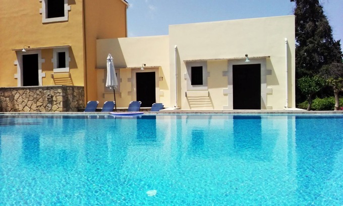 Douliana House | Group accommodation in separate houses