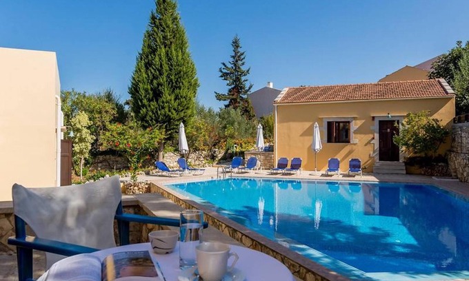 Douliana Apartment | Group Accomodation, Heliopetra Studios And Houses