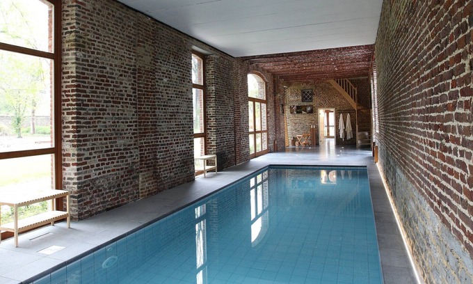 Wanze Villa | Group Villa with Pool & Sauna