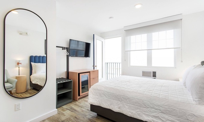 Cherry Grove Hotel | Grove Hotel