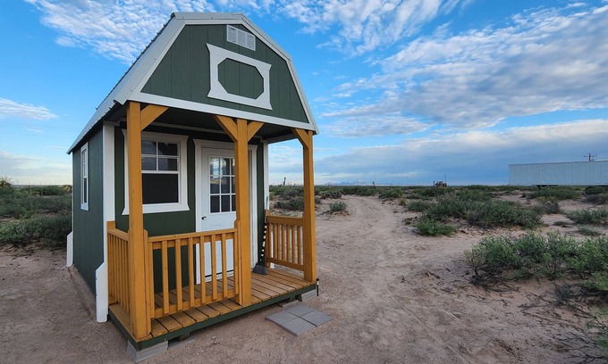 Hudspeth County Cabin | Guadalupe Mnt view Cabin with Power, AC, Minifridge, Coffee pot and Microwave.