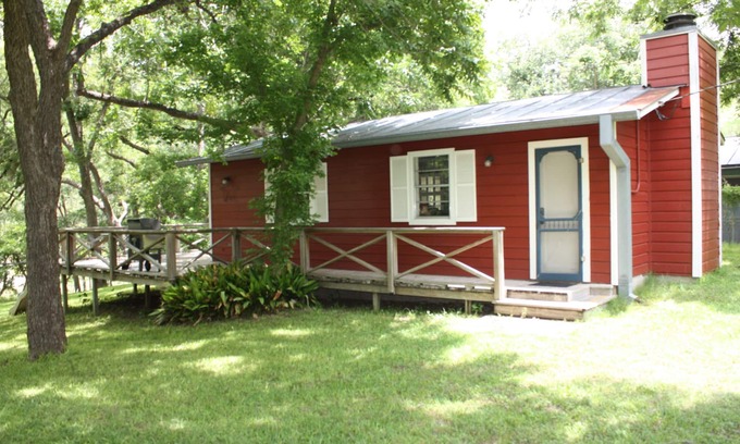 New Braunfels Cabin | Guadalupe River Road Retreat Honeymoon Cabin