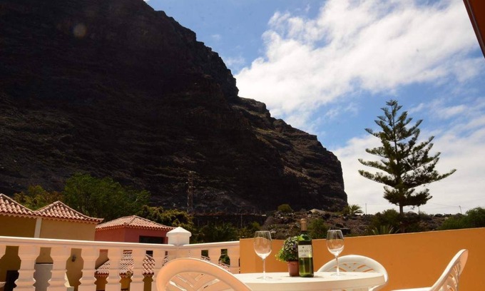 Vueltas Apartment | Gualda Atico - Two Bedroom Apartment, Sleeps 4