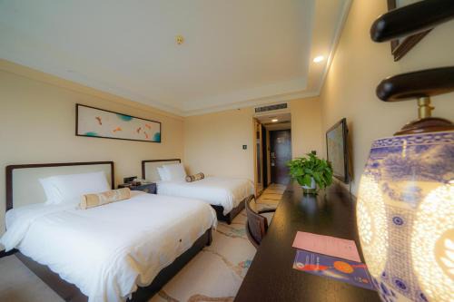 Yuexiu Hotel | Guangdong Hotel-Free Shuttle & Registration Counter Service during Canton Fair