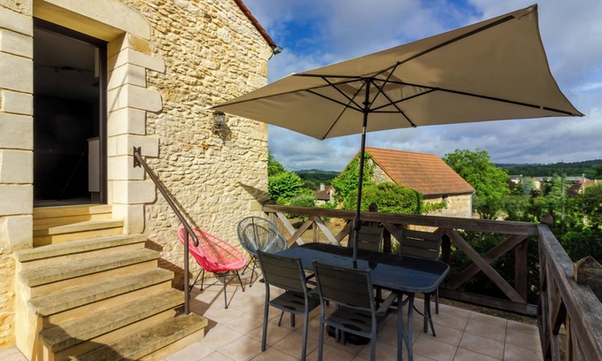 Proissans Bed & Breakfast | Guest Apartment – Comfort and Independence – Shared Pool