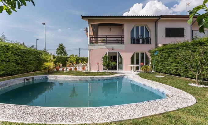 Povoa De Varzim House | Guest H4U - Villa Garden & Pool