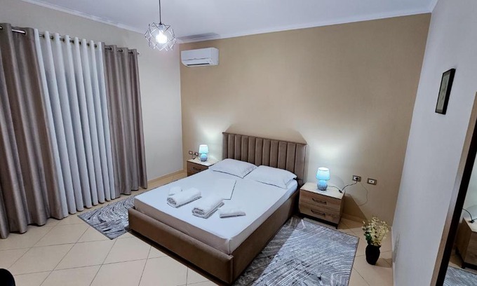 Berat House | Guest House Edison