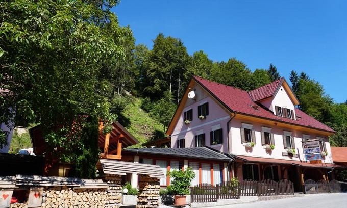 Cerkno House | Guest House Gostišče Gačnk V Logu