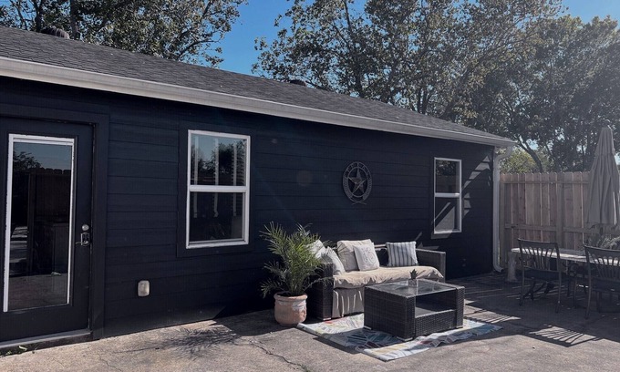 Manvel House | Guest House in Manvel with privacy
