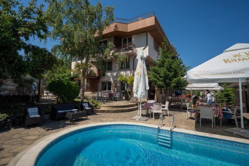 Trakata House | Guest House La Casa