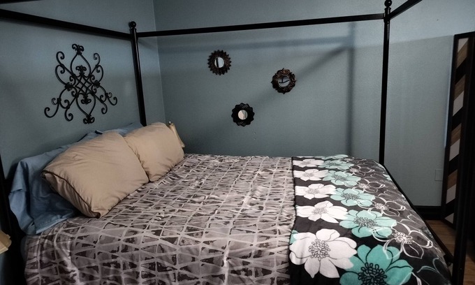 Lodi Apartment | Guest house studio close to downtown.