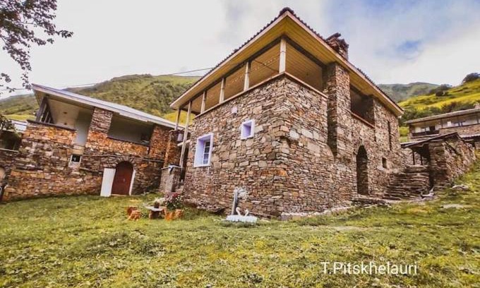 Roshka House | Guest House Temi In Gudani