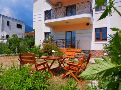 Zelenika House | Guest house Villa Leonardo