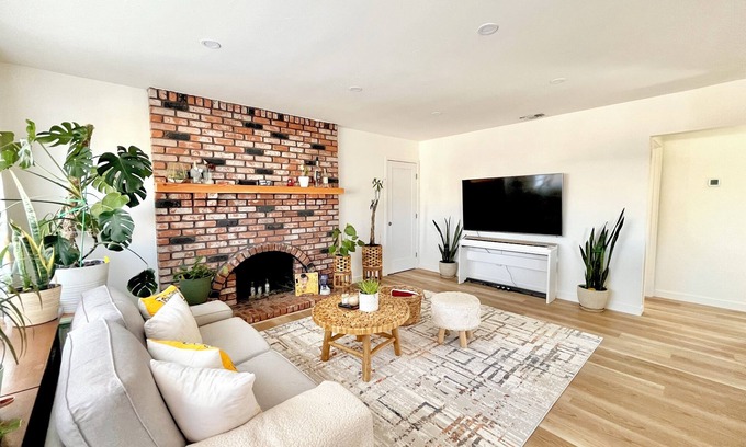 Santee House | Guest Quarter, separate entrance, free parking