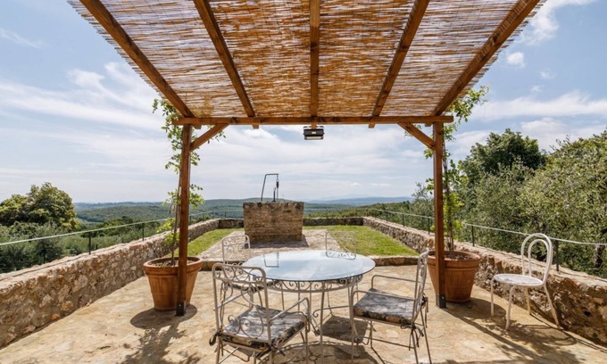 Monteriggioni Apartment | GuestHost - Casa di Guido - Country Chic with View