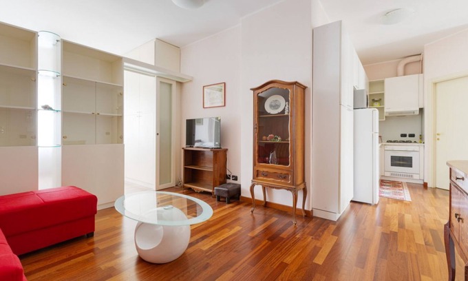 Porta Vittoria Apartment | GuestHost - Porta Romana Cozy Apt. with Balcony
