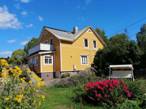 Kotka House | Guesthouse Lokinlaulu