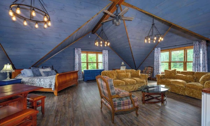 Windham House | Guesthouse Minutes from the Mountain!