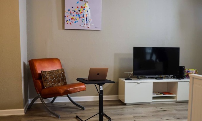 MacGregor Apartment | Guesthouse near DT, UH, TSU, Med Center w/Parking