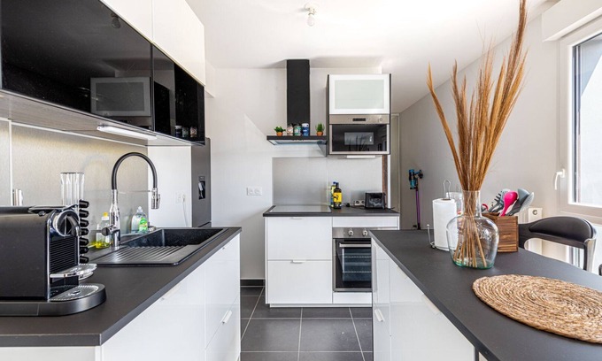 Villeneuve-la-Garenne Apartment | GuestReady - Villeneuve's Levitating Oasis