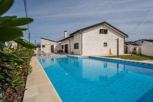 Esposende House | GuestReady - Casa do Farol
