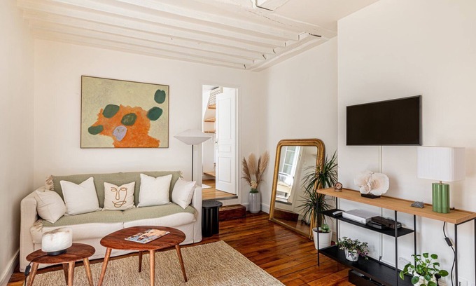 Quartier de Rochechouart Apartment | GuestReady - Charming Apt in Central Paris IX