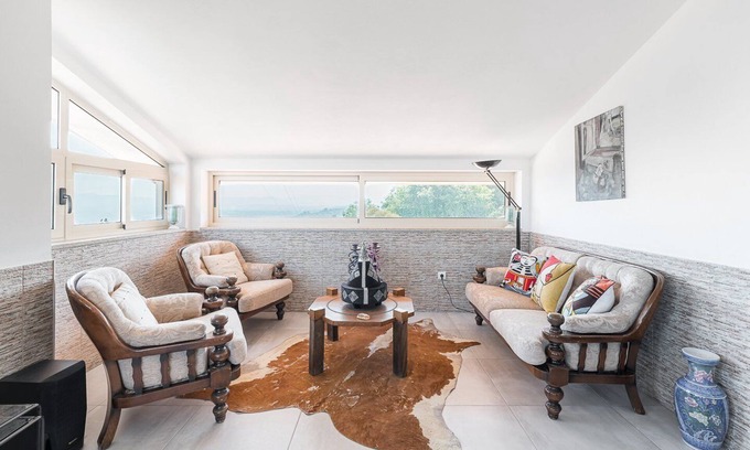 Mozelos House | GuestReady - Crestuma Bright