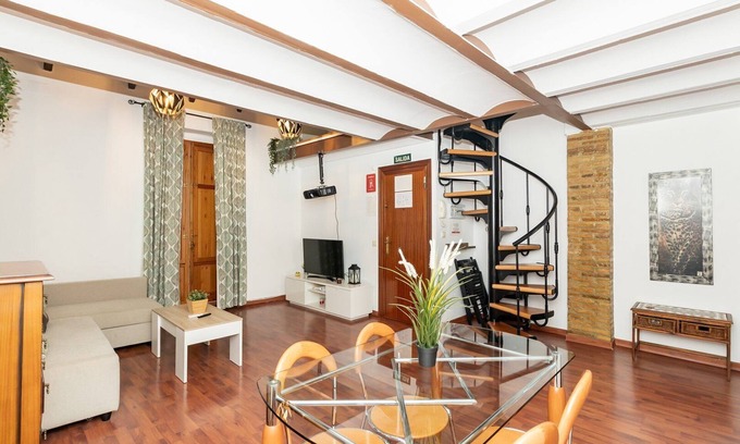 Eixample Apartment | GuestReady - Duplex in Ruzafa Valencia
