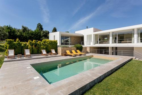 Alenquer Villa | GuestReady - Exquisite villa w/Pool & Parking