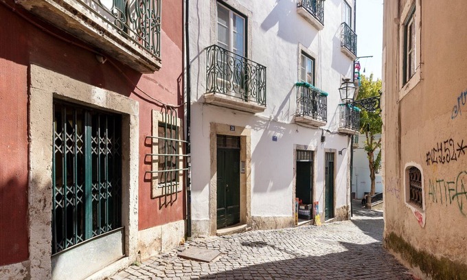Santo Estevao Apartment | GuestReady - Local stay in São Vicente