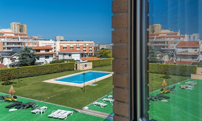 Povoa De Varzim Apartment | GuestReady - Luxe living by the pool