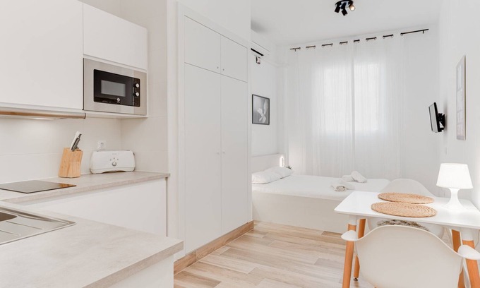 La Victoria Apartment | GuestReady - Modern studio near Malaga Centre