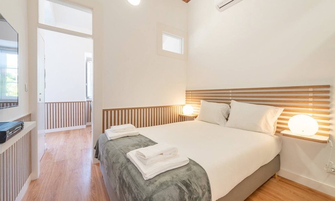 Restelo Apartment | GuestReady - Neoclassical building - Studio 1D