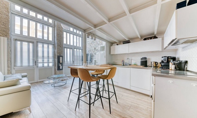 Jules Ferry - Recamier Apartment | GuestReady - Stonewall Mezzanine in Brotteaux