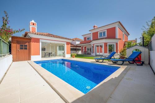 Sao Simao House | GuestReady - Sunshine oasis with pool