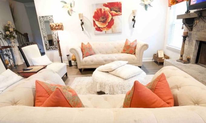 Buford House | Guests Fav! Hidden Hills Retreat with soothing hot tub and high speed internet!