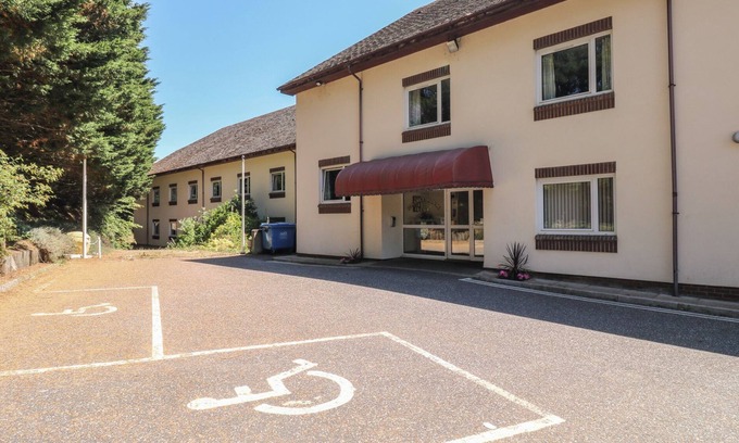 Kingsteignton Cottage | GUILLEMOT, pet friendly in Kingsteignton