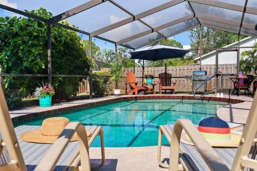 Whitfield House | Gulf Coast Getaway 3br 2ba house Beach close by with heated pool