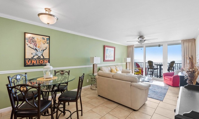 Thomas Drive Condo | Gulf Front Beach Condo! FREE Chairs! PW802