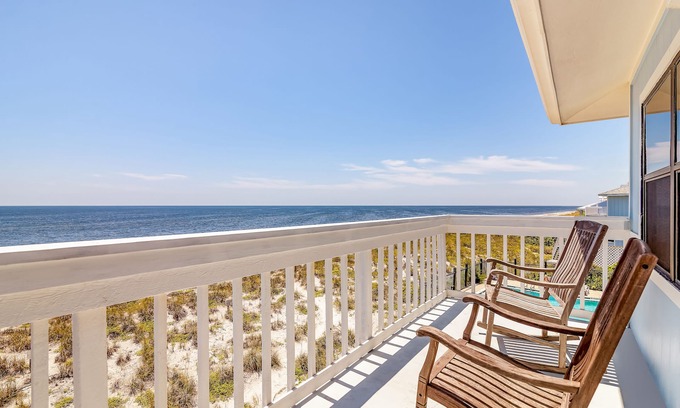 Palm Island House | Gulf Front on an island,kayaks,tennis/pickleball SUP, 1 pet POOL IS CLOSED